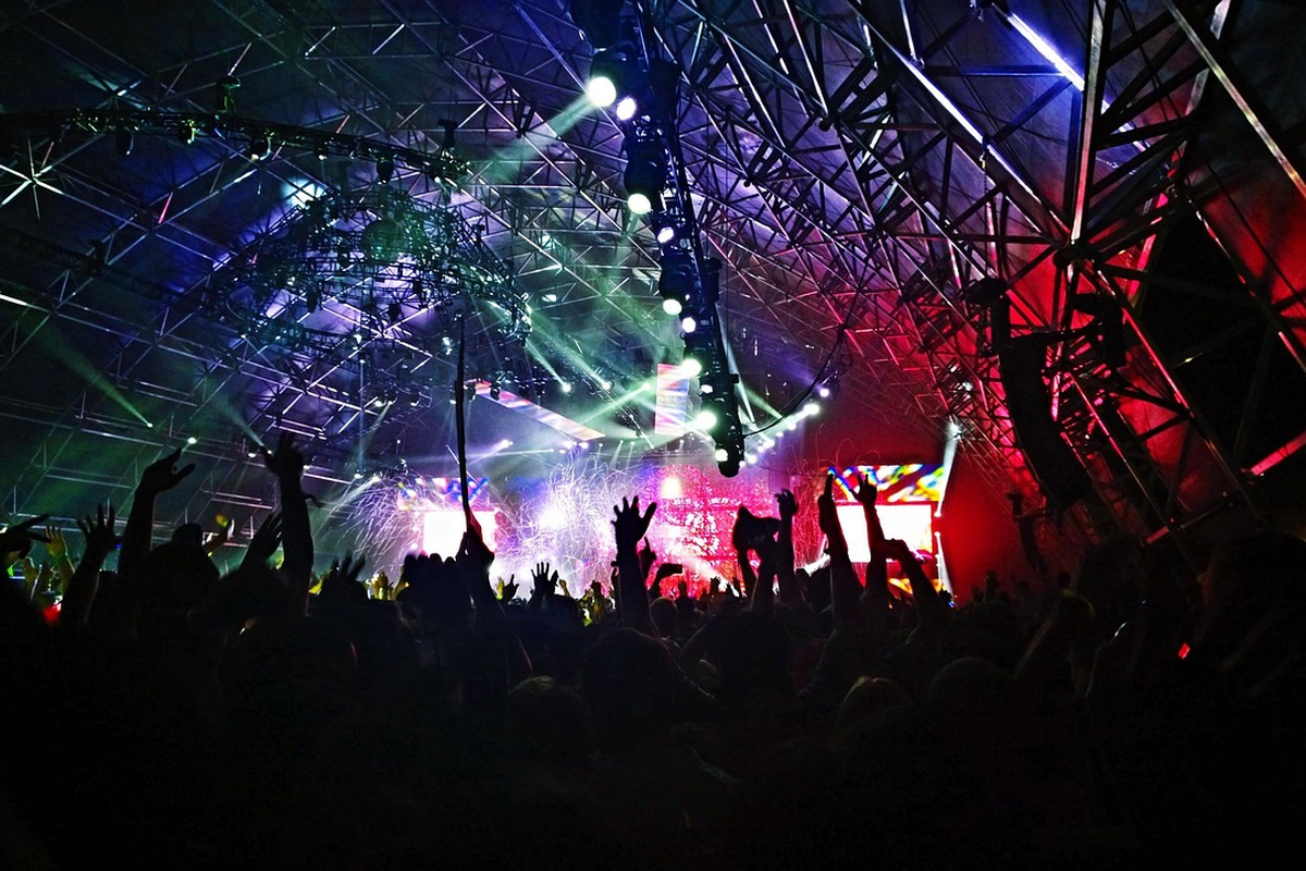 Neon Nights: Warehouse